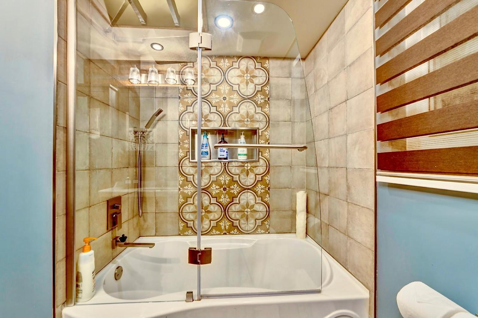 Neocolonial Nouveau Kensington Vacation Home Vancouver Eksteriør billede